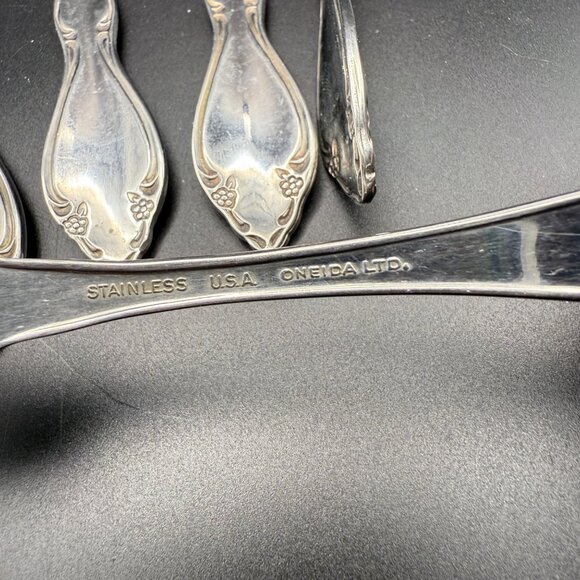 6 Oneida Stainless Steel Berkeley Pattern Dinner Forks 7.25" Floral Design - Picture 4 of 5